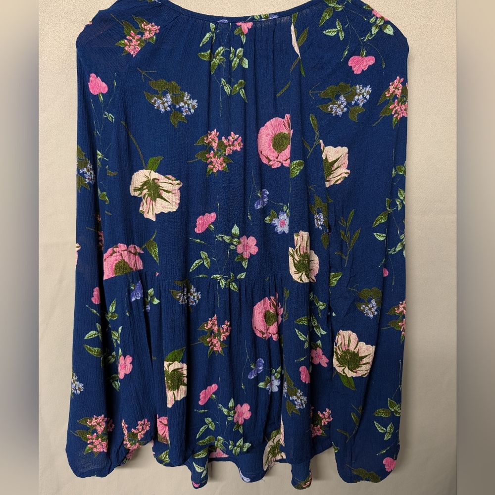 Women's Long Sleeve Blue Floral Blouse - Picture 7 of 9